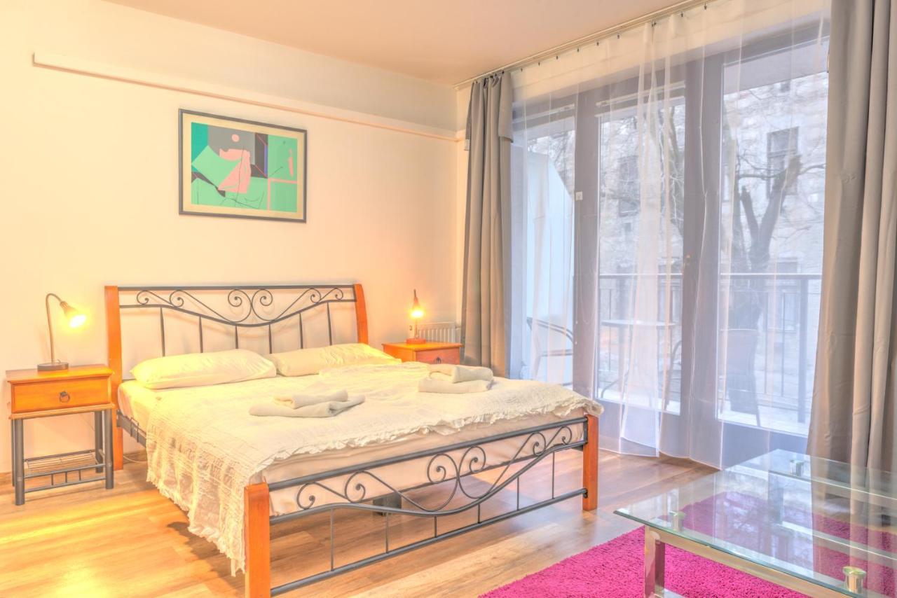 Apartament Center *