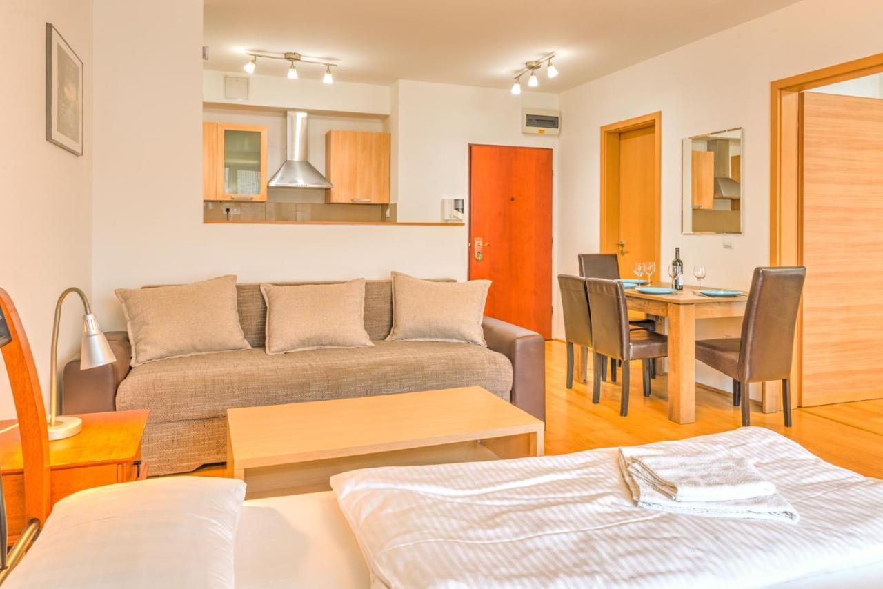 Apartament Center *